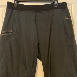Lululemon Men’s Track pant, large